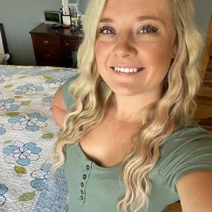 Meet your Posher, Lauren